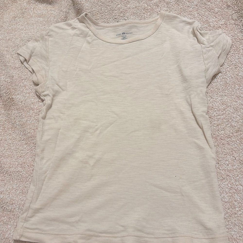 brandy melville short sleeve tops.